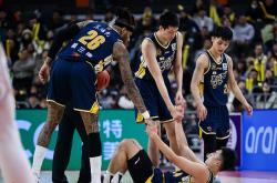 足球直播吧-关于海南男篮客场惨遭上海队逆转，遭遇失利的信息