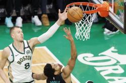 体育直播-关于凯尔特人B队鏖战阿根廷男篮，威斯布鲁克送出助攻的信息