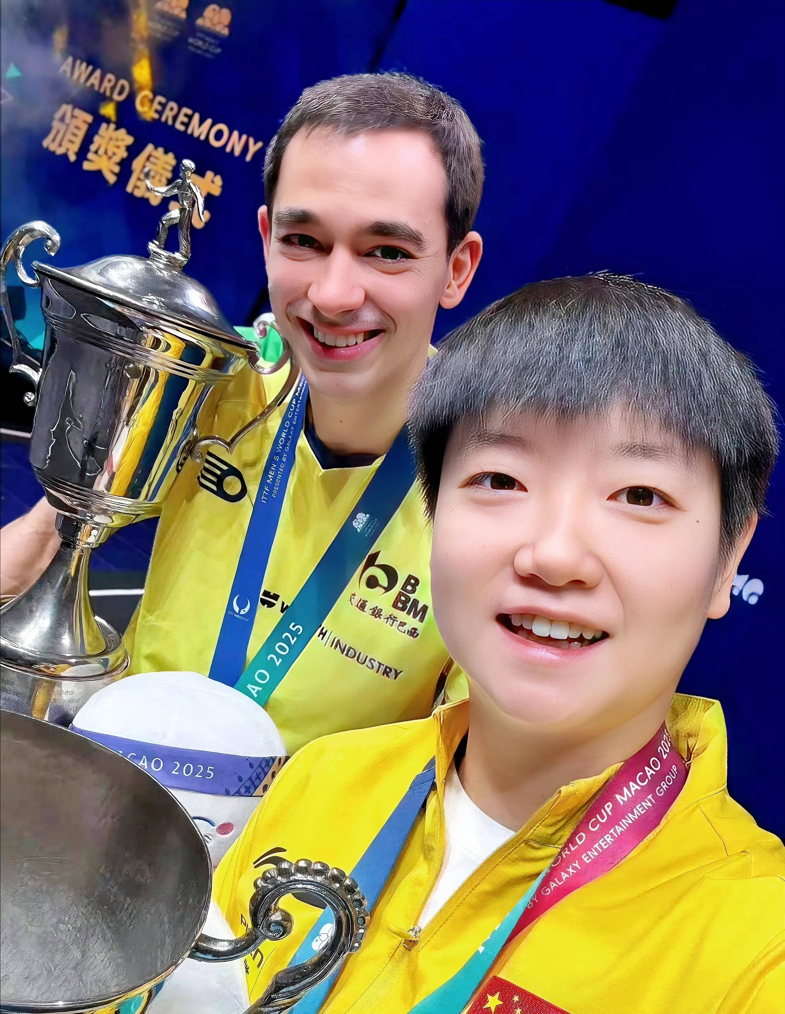 关于东京举行羽毛球比赛，国乒表现压倒性的信息