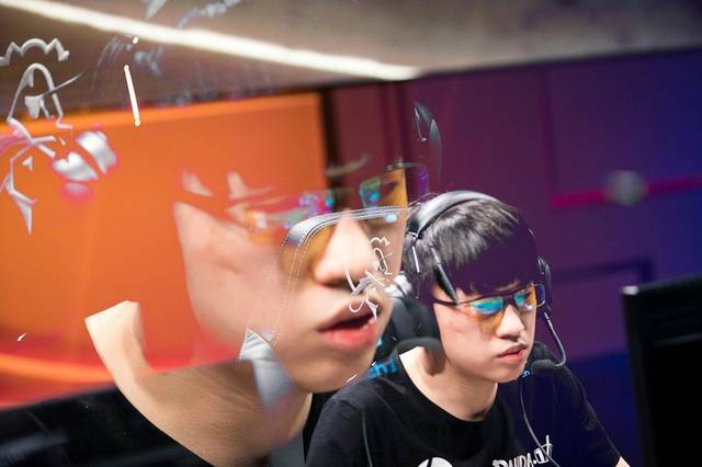 TSM绝杀HLE，Xiaohu团战一打五2025世界赛2:1（北京）