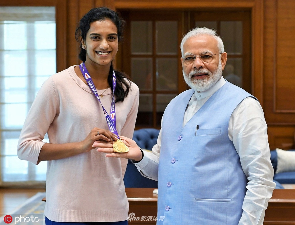 关于日本羽毛球队完胜英格兰羽毛球队，辛杜统治全场的信息