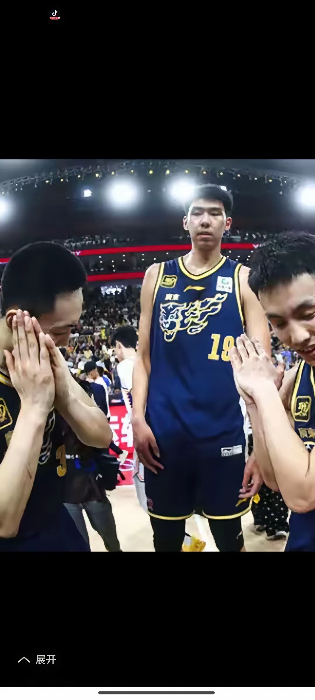 包含山西队鏖战广州队,杜兰特扛起全队的词条 包含山西队鏖战广州队,杜兰特扛起全队的词条